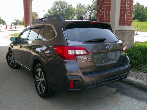 Used 2018 Subaru Outback 2.5i Limited AWD/4WD image 7