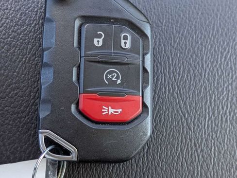 Used 2025 Jeep Wrangler Unlimited Sahara AWD/4WD image 32