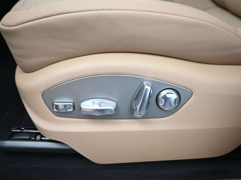 New 2026 Porsche Macan AWD/4WD image 13