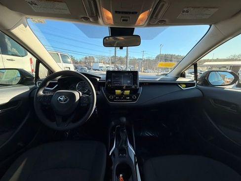 Used 2022 Toyota Corolla LE image 17