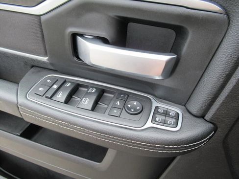 Used 2024 RAM 2500 Big Horn w/ Bed Utility Group image 21