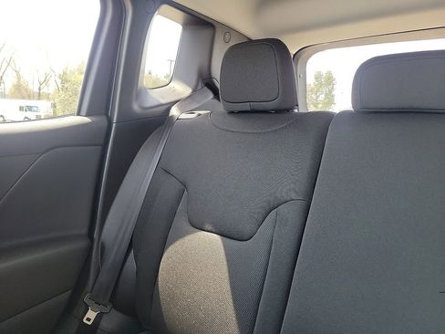 New 2023 Jeep Renegade Latitude image 13