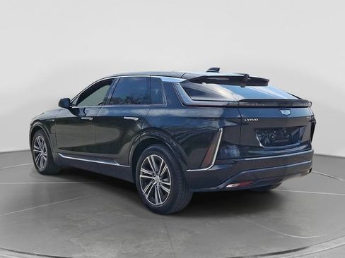 Used 2024 Cadillac Lyriq Luxury w/ LPO, Floor Liner Package AWD/4WD image 4