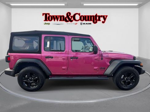 Certified 2022 Jeep Wrangler Unlimited Sport AWD/4WD image 5