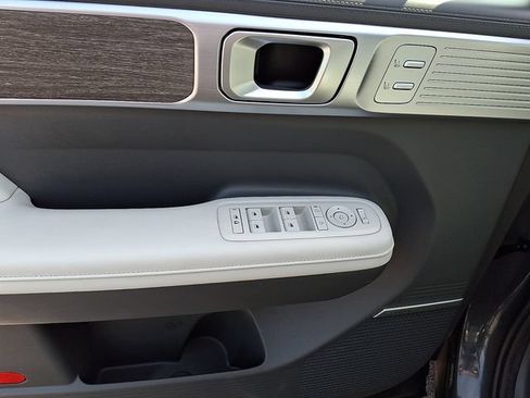 Used 2025 Hyundai Santa Fe Limited AWD/4WD image 15