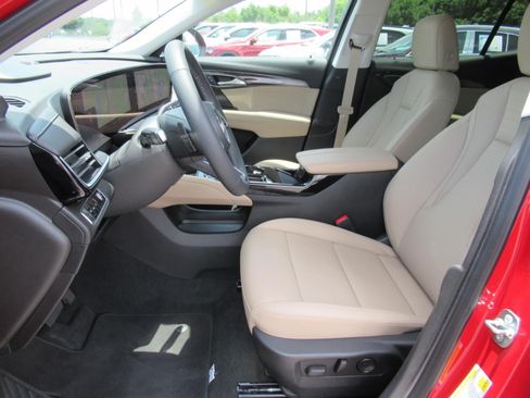 Used 2025 Buick Envision Preferred AWD/4WD image 18