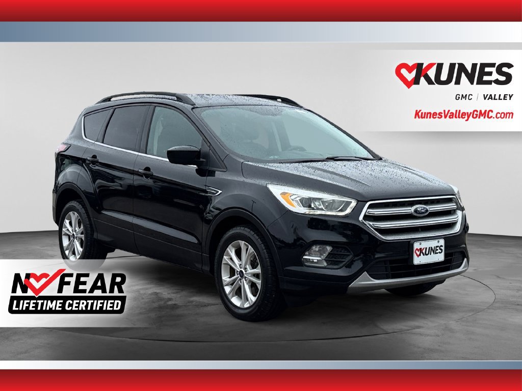 Used 2017 Ford Escape SE w/ SE Leather Comfort Package AWD/4WD image 1