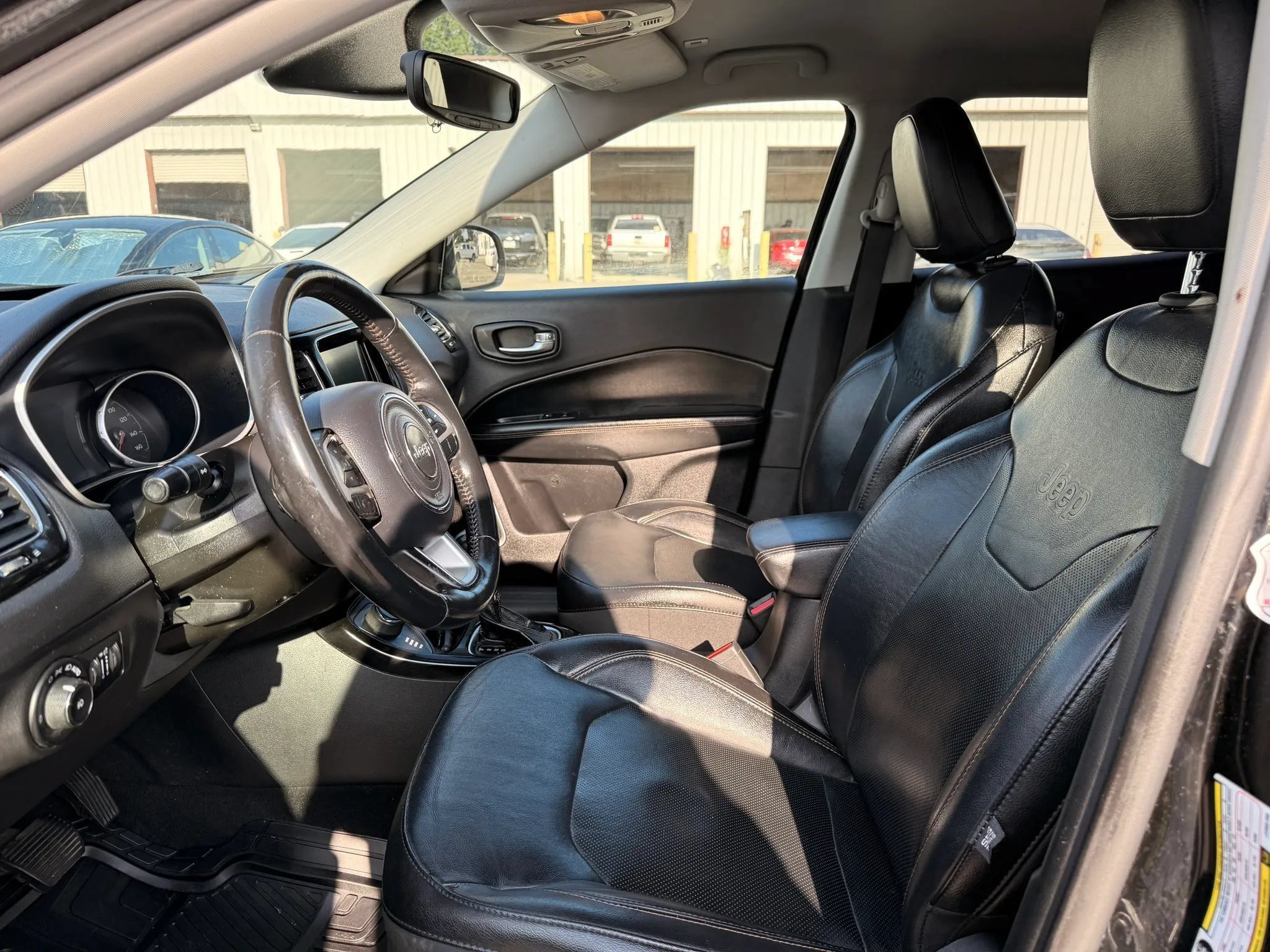Used 2018 Jeep Compass Limited AWD/4WD image 2