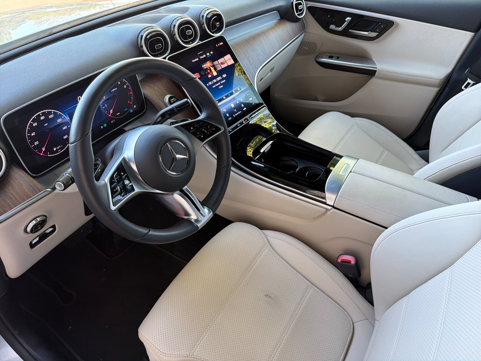 Used 2026 Mercedes-Benz GLC 300 image 8