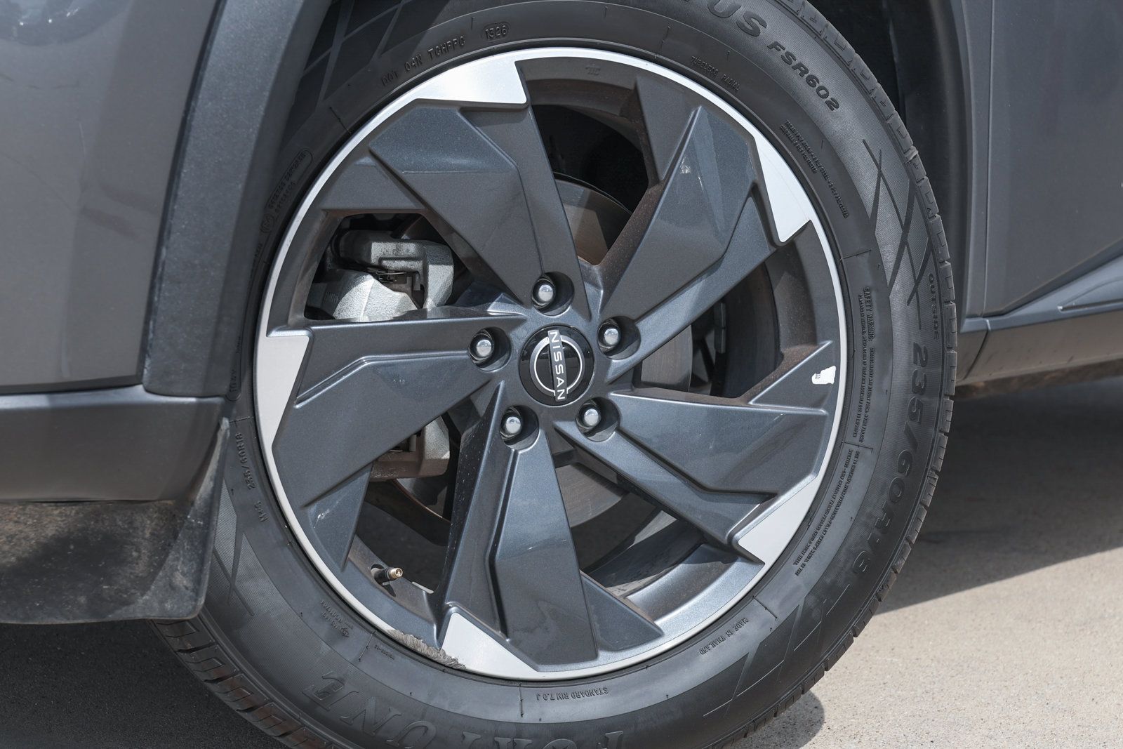 Used 2025 Nissan Rogue SV AWD/4WD image 12