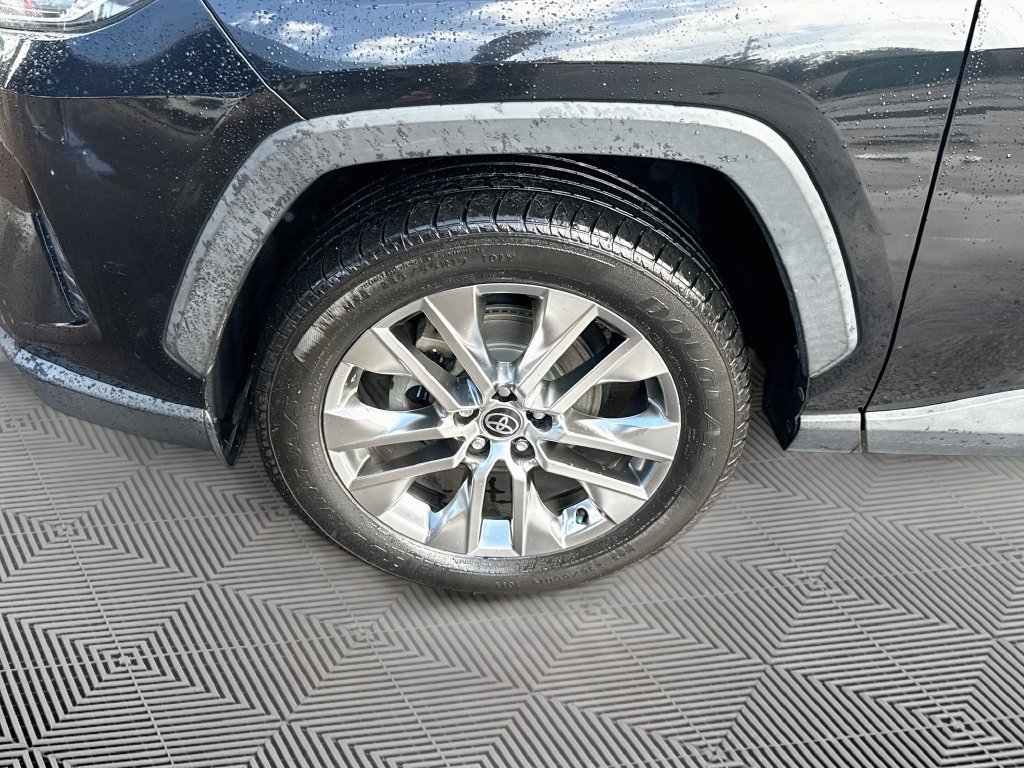 Used 2021 Toyota RAV4 XLE Premium FWD image 33