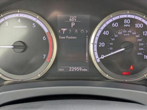 Used 2016 Lexus RC 200t image 11