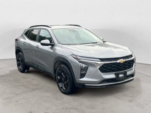 Used 2026 Chevrolet Trax LT w/ Driver Confidence Package FWD image 7