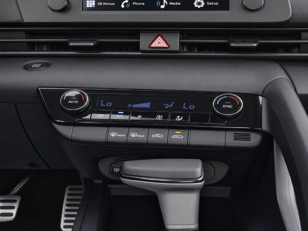 Used 2025 Hyundai Elantra Sport FWD image 11