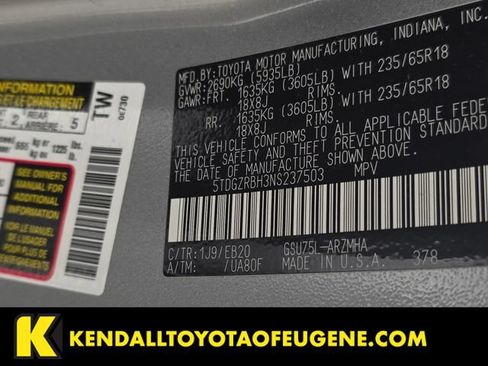 Used 2022 Toyota Highlander XLE AWD/4WD image 10