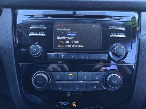 Used 2016 Nissan Rogue S image 24