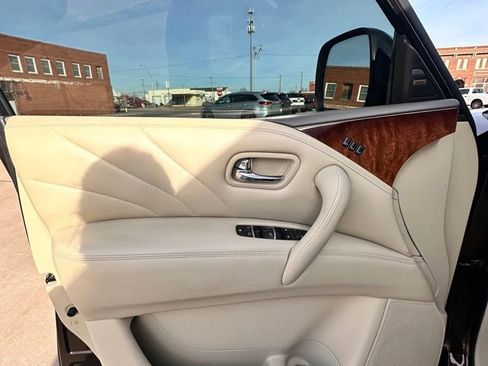 Used 2017 INFINITI QX80 4WD w/ Deluxe Technology Package image 21