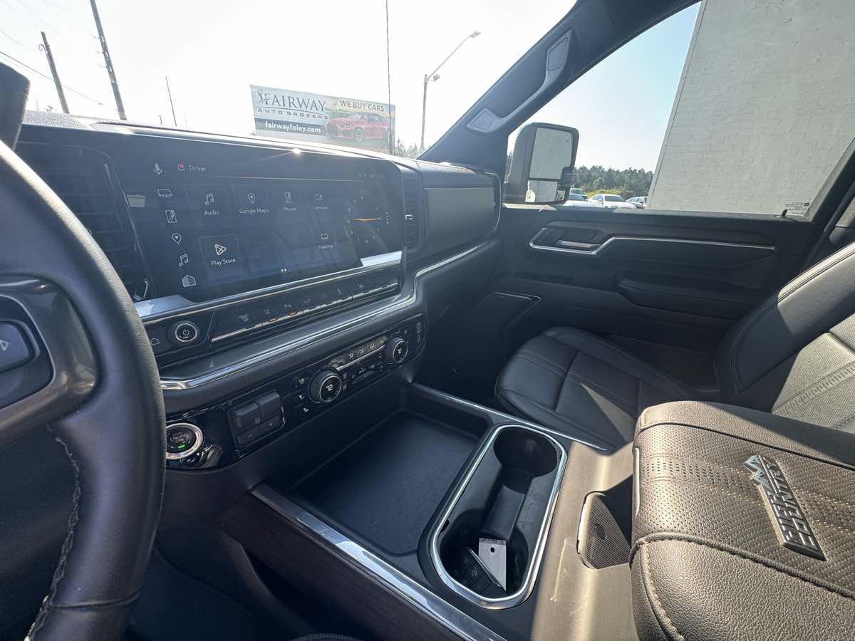 Used 2025 Chevrolet Silverado 3500 High Country w/ High Country Premium Package AWD/4WD image 18