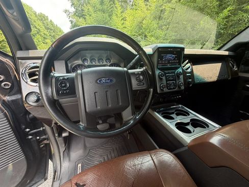 Used 2013 Ford F250 Platinum w/ FX4 Off Road Pkg AWD/4WD image 17