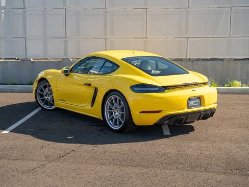 Certified 2025 Porsche 718 Cayman GTS RWD image 3