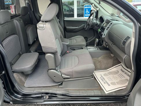 Used 2014 Nissan Frontier SV AWD/4WD image 28