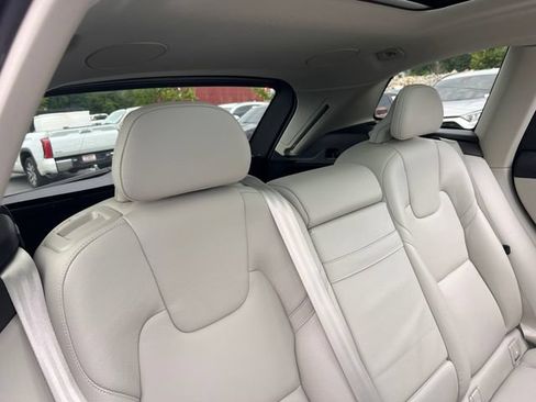 Used 2018 Volvo XC60 T5 Inscription w/ Convenience Package AWD/4WD image 29