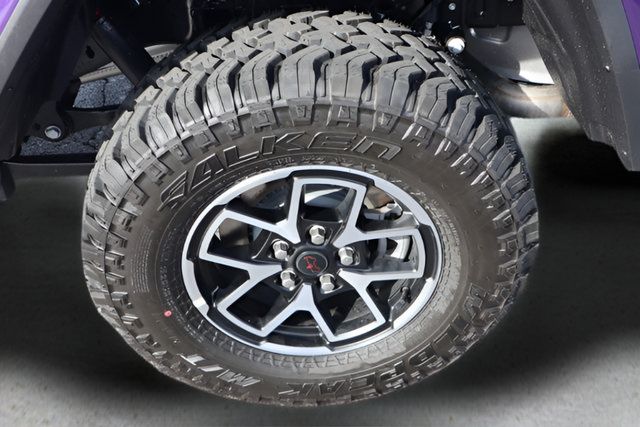 New 2026 Jeep Gladiator Rubicon w/ Steel Power Dome Hood Package AWD/4WD image 22