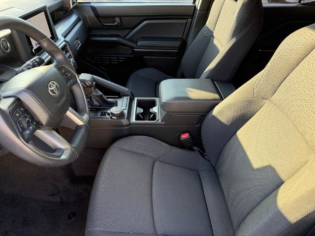 Used 2025 Toyota 4Runner SR5 AWD/4WD image 9