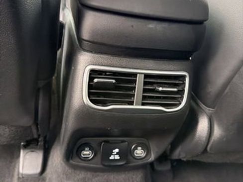 Used 2021 Hyundai Santa Fe Limited w/ Cargo Package image 21