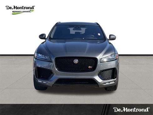 Used 2018 Jaguar F-PACE S image 2