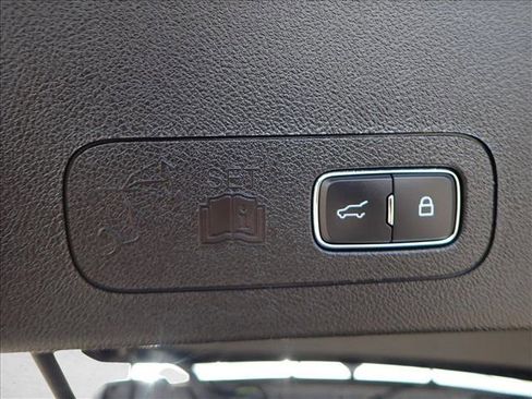 Used 2023 Lincoln Aviator Reserve image 9