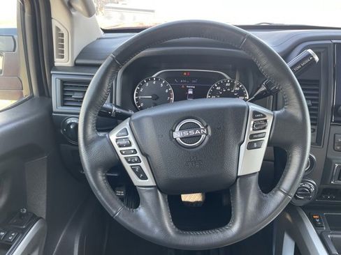 Used 2024 Nissan Titan SV w/ SV Convenience Package image 21