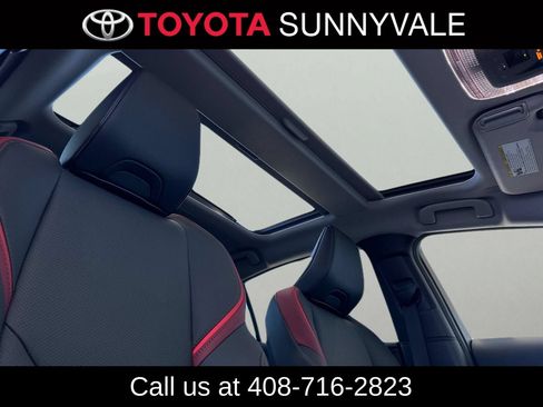 Used 2026 Toyota Prius Plug-In Hybrid FWD image 21