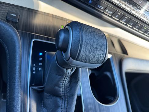 Used 2022 Toyota Sienna Platinum image 8