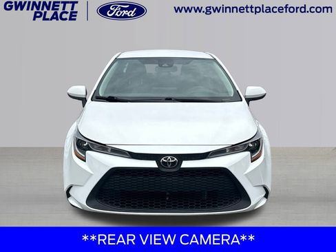 Used 2022 Toyota Corolla LE image 2