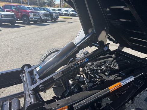 New 2025 Ford F550 4x4 Regular Cab Super Duty image 25