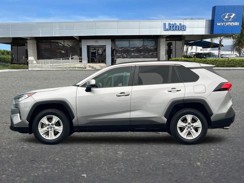 Used 2020 Toyota RAV4 XLE image 5