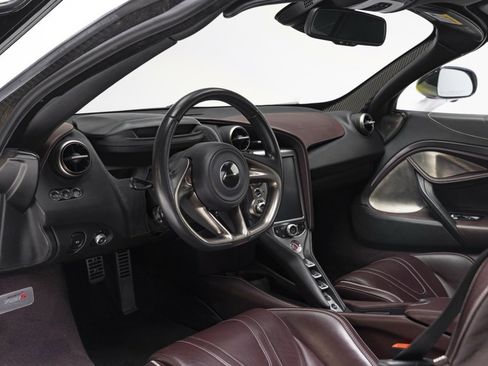 Used 2018 McLaren 720S Performance image 17