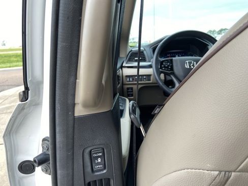 Used 2023 Honda Odyssey Elite image 52