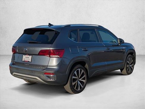 Used 2022 Volkswagen Taos SE image 5