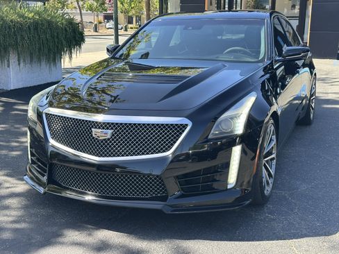 Used 2016 Cadillac CTS V w/ Luxury Package RWD image 4