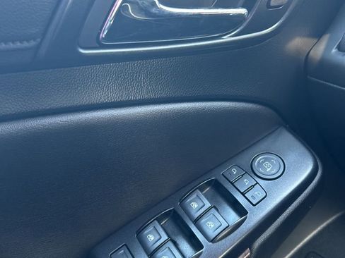 Used 2020 Chevrolet Tahoe LT w/ Luxury Package image 16