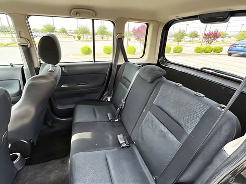 Used 2006 Scion xB Hatchback 4D image 10