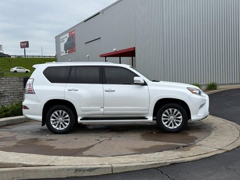 Used 2019 Lexus GX 460 Premium AWD/4WD image 2