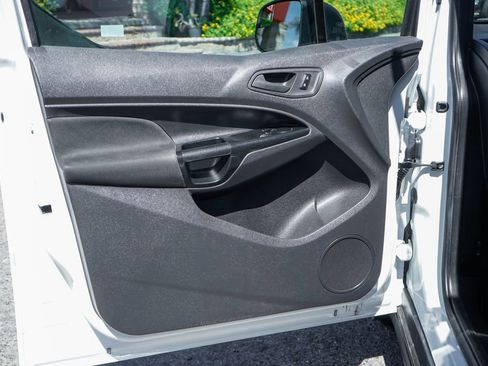 Used 2018 Ford Transit Connect XL image 17