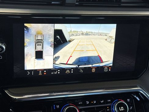 Used 2025 GMC Sierra 1500 Denali AWD/4WD image 25