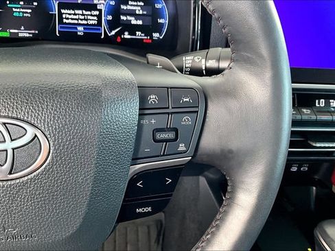 Used 2025 Toyota Camry XSE FWD image 11