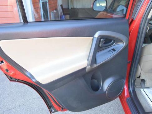 Used 2009 Toyota RAV4 Limited AWD/4WD image 52