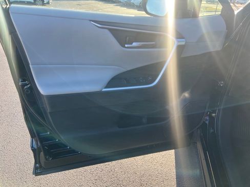 New 2025 Toyota RAV4 XLE image 8