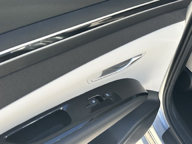 Used 2024 Hyundai Tucson Limited FWD image 12